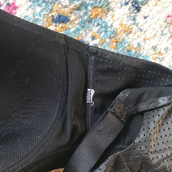 VICTORIAS SECRET black sports bra - Picture 4 of 4